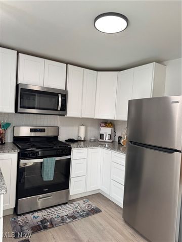 825 Oak Avenue SE, Massillon, OH 44646