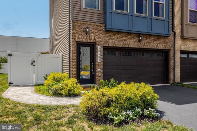 45369 DAVENO SQ, Sterling, VA 20164