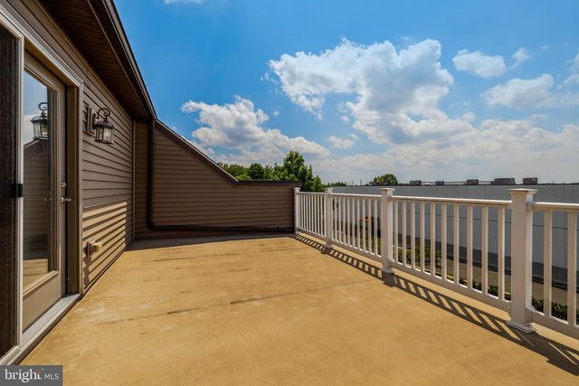 45369 DAVENO SQ, Sterling, VA 20164
