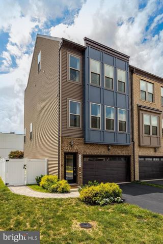 45369 DAVENO SQ, Sterling, VA 20164