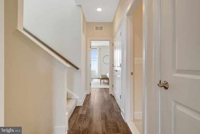 45369 DAVENO SQ, Sterling, VA 20164