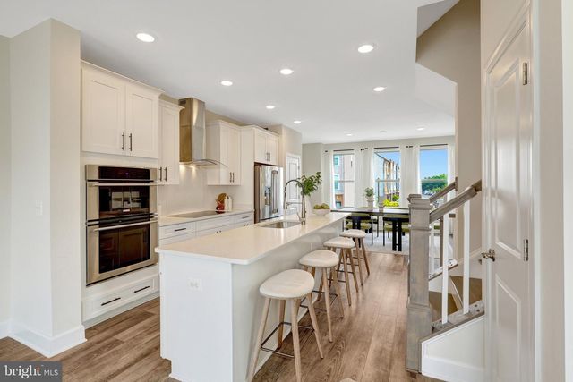 45369 DAVENO SQ, Sterling, VA 20164
