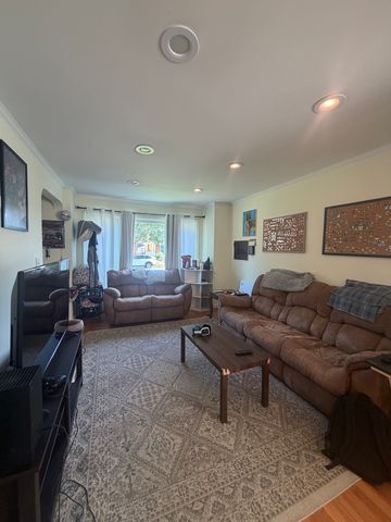 5120 Sherwin Avenue, Skokie, IL 60077
