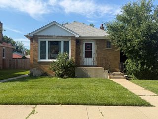 5120 Sherwin Avenue, Skokie, IL 60077