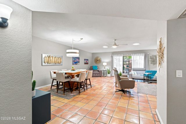 8564 N Candlewood Loop, Tucson, AZ 85704
