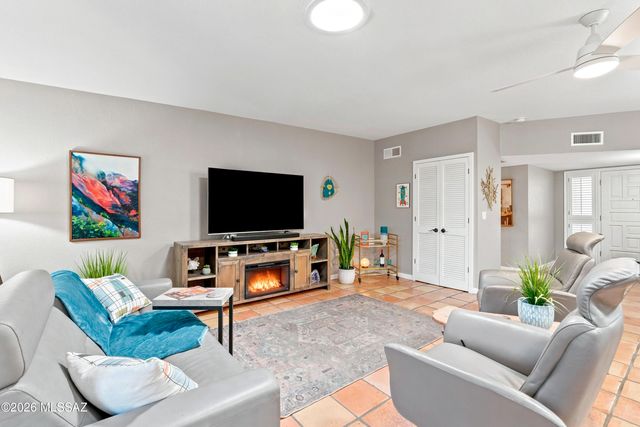 8564 N Candlewood Loop, Tucson, AZ 85704
