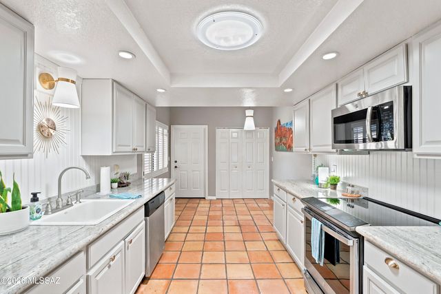 8564 N Candlewood Loop, Tucson, AZ 85704