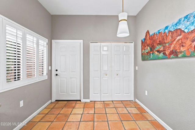 8564 N Candlewood Loop, Tucson, AZ 85704