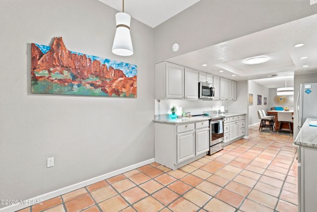 8564 N Candlewood Loop, Tucson, AZ 85704