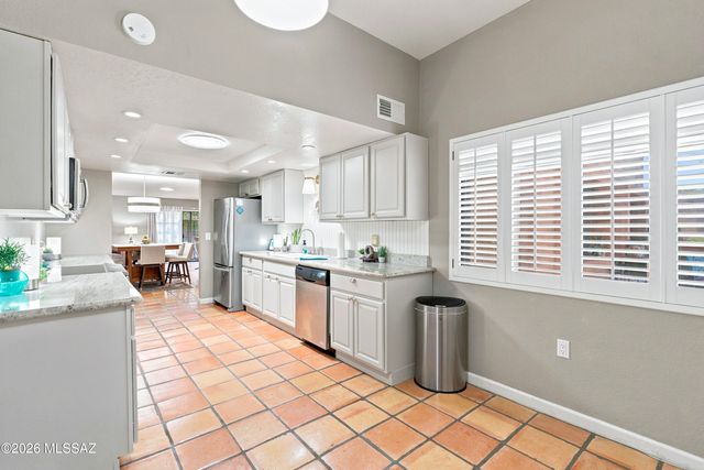 8564 N Candlewood Loop, Tucson, AZ 85704