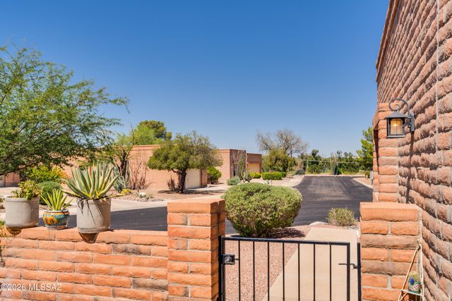 8564 N Candlewood Loop, Tucson, AZ 85704