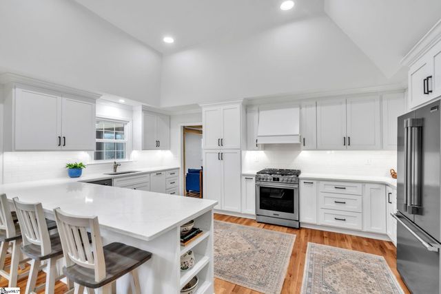 28 Isbell Lane, Greenville, SC 29607