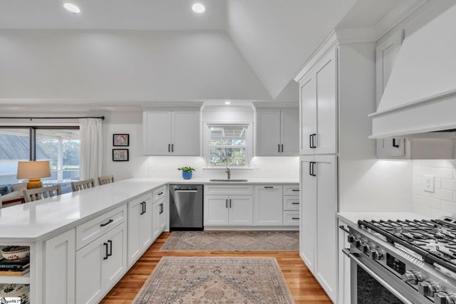 28 Isbell Lane, Greenville, SC 29607