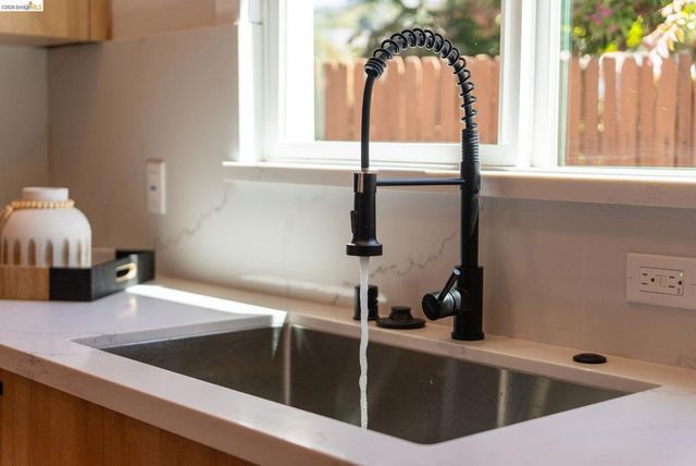 6922 Blake St, El Cerrito, CA 94530