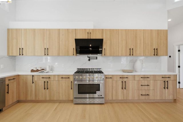 6922 Blake St, El Cerrito, CA 94530