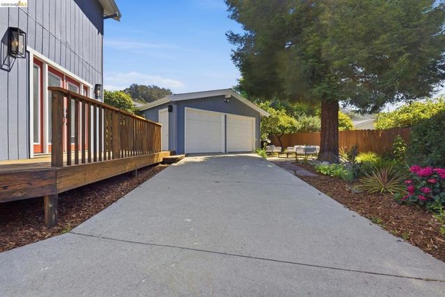 6922 Blake St, El Cerrito, CA 94530