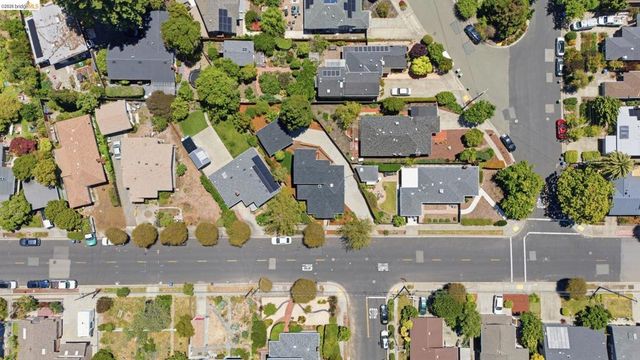 6922 Blake St, El Cerrito, CA 94530