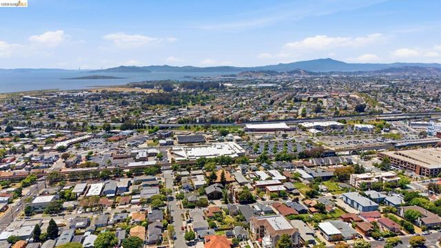6922 Blake St, El Cerrito, CA 94530