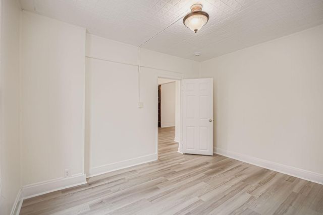 84 Isabel St Street W, Saint Paul, MN 55107