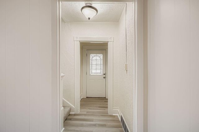 84 Isabel St Street W, Saint Paul, MN 55107