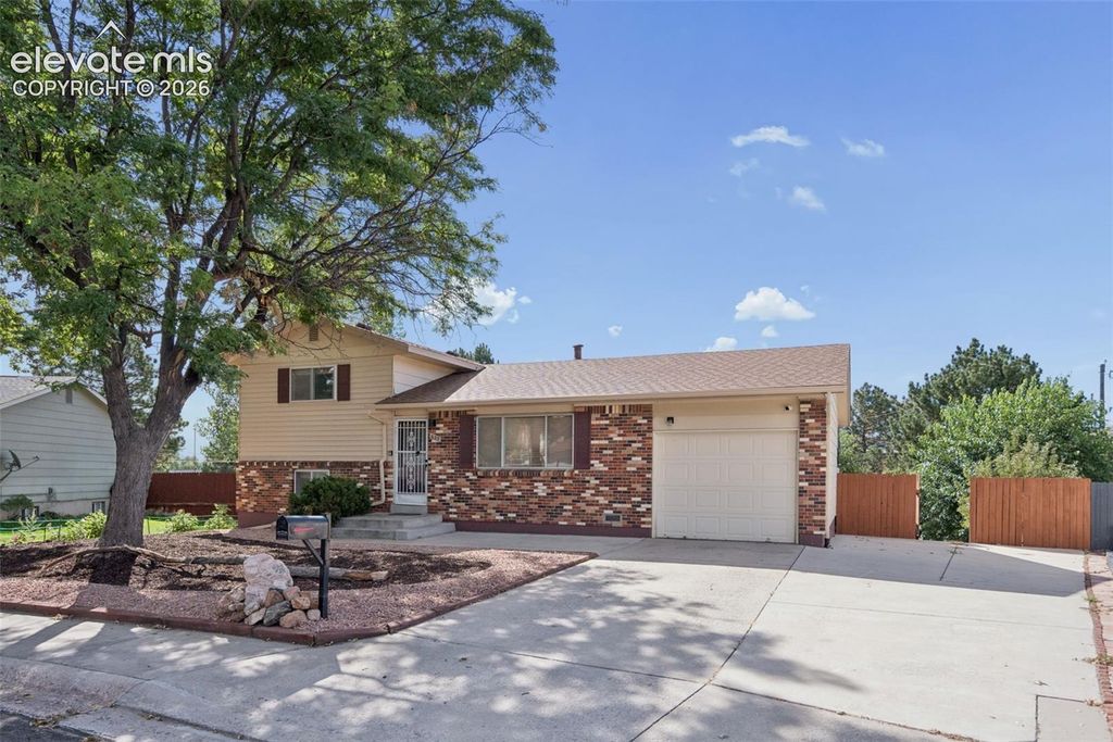 627 Lansing Drive, Colorado Springs, CO 80909 — photo 3