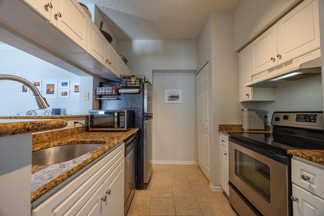 2412 Tuscany Way, Boynton Beach, FL 33435