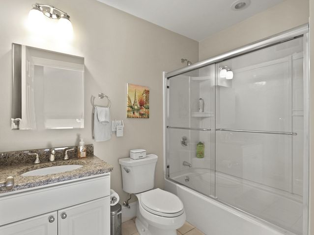 105-107 North St 105, Newton, MA 02460