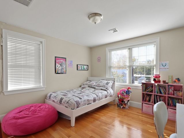 105-107 North St 105, Newton, MA 02460