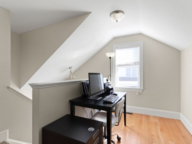 105-107 North St 105, Newton, MA 02460