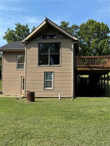 1602 E Joseph Street, St Joseph, MO 64504