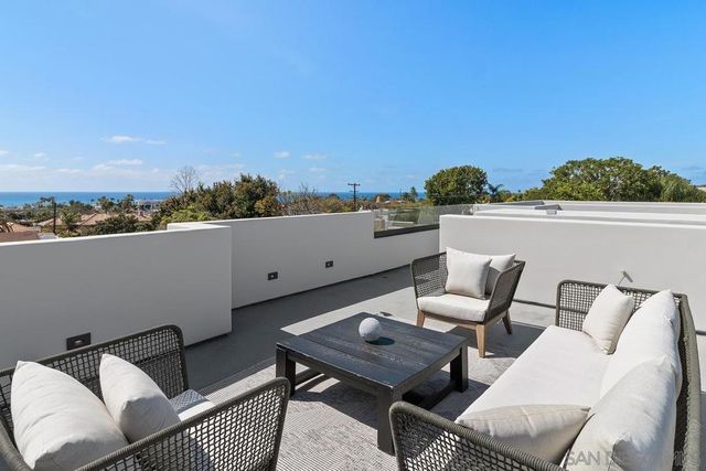 744 Bonair St, La Jolla, CA 92037