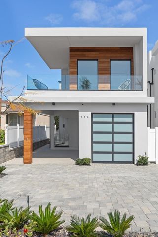 744 Bonair St, La Jolla, CA 92037