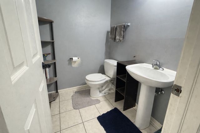 144 Hidden Pond Circle, Aurora, IL 60504