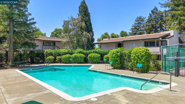 5460 Concord Blvd B8, Concord, CA 94521