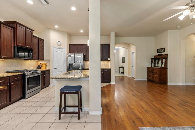 68 Hallmark Drive, Conroe, TX 77304