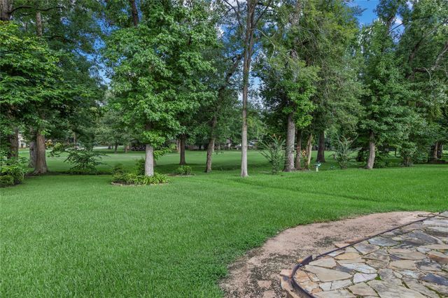 68 Hallmark Drive, Conroe, TX 77304