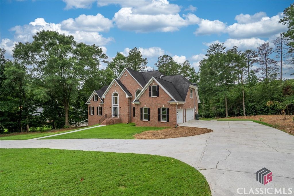 Image 5 of property listing at 50 Highlands Ridge Lane, Oxford, GA 30054