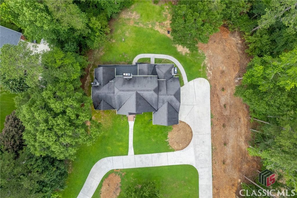 Image 6 of property listing at 50 Highlands Ridge Lane, Oxford, GA 30054