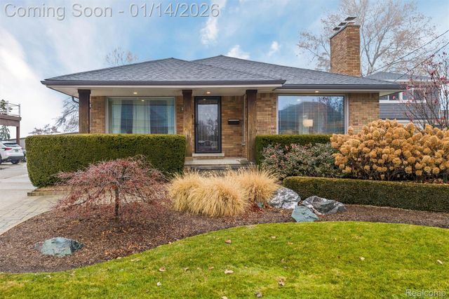 22609 Lange Street, St. Clair Shores, MI 48080