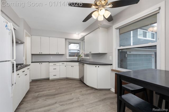 22609 Lange Street, St. Clair Shores, MI 48080