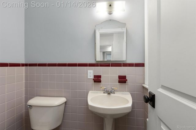 22609 Lange Street, St. Clair Shores, MI 48080