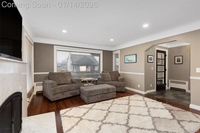 22609 Lange Street, St. Clair Shores, MI 48080