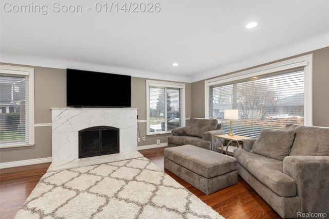 22609 Lange Street, St. Clair Shores, MI 48080