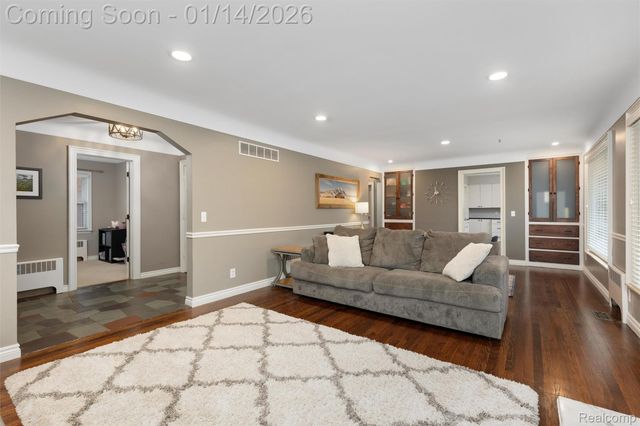 22609 Lange Street, St. Clair Shores, MI 48080