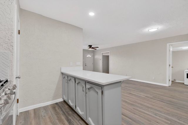 1920 Sanford Avenue SW, Albuquerque, NM 87105