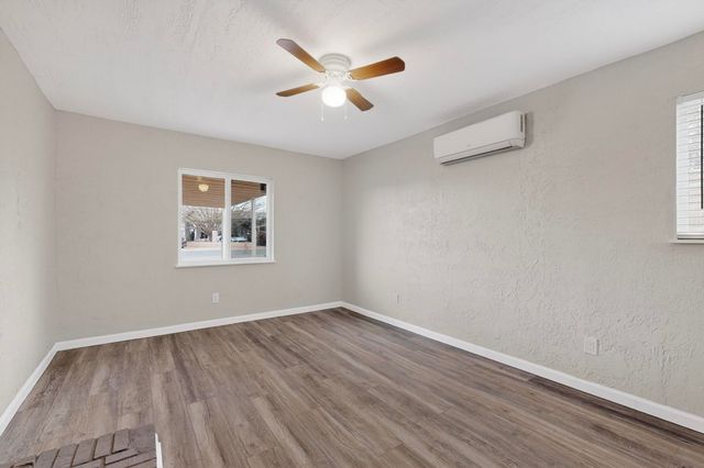 1920 Sanford Avenue SW, Albuquerque, NM 87105