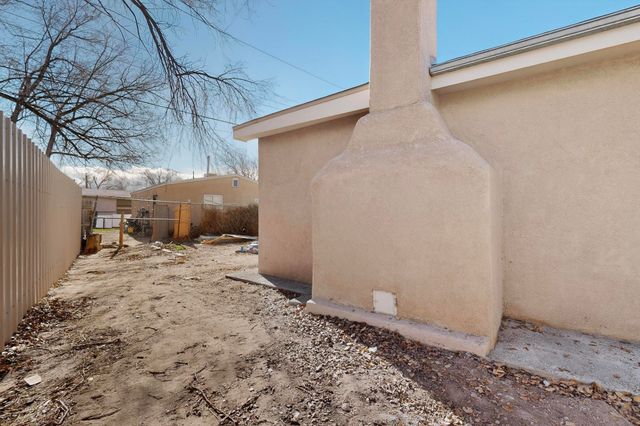 1920 Sanford Avenue SW, Albuquerque, NM 87105