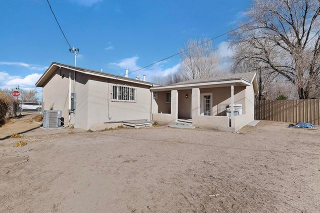 1920 Sanford Avenue SW, Albuquerque, NM 87105