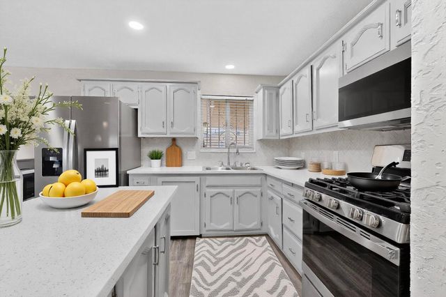 1920 Sanford Avenue SW, Albuquerque, NM 87105