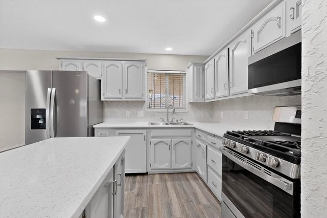 1920 Sanford Avenue SW, Albuquerque, NM 87105